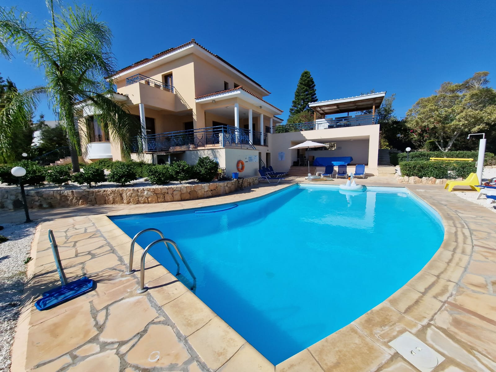 Five Bedroom Villa with Swimming Pool &#8211; Ref. SUN1474