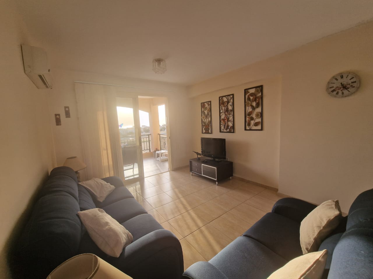 Two Bedroom and Two-bathroom Apartment (Top Floor) &#8211; Ref. SUN1506
