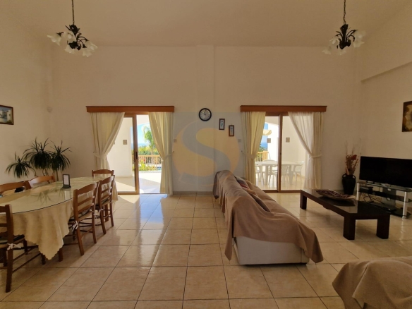 Three Bedroom Bungalow with Swimming Pool – Ref. SUN1482