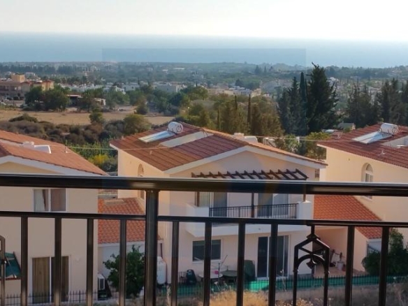 Three Bedroom Town House with Communal Swimming Pool – Ref. SUN1382