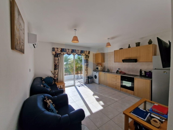 One Bedroom Apartment with Roof Garden – Ref. SUN1478