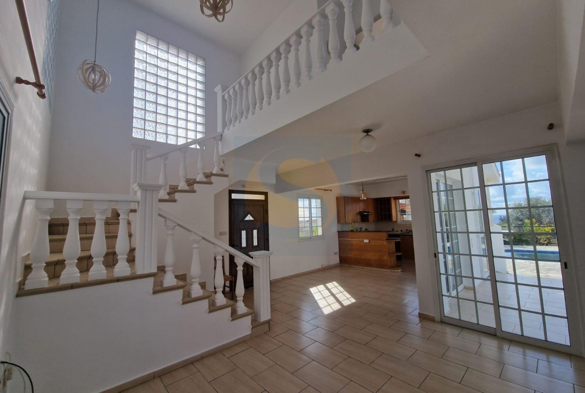 Three bedroom villa with swimming pool – Ref. SUN1540
