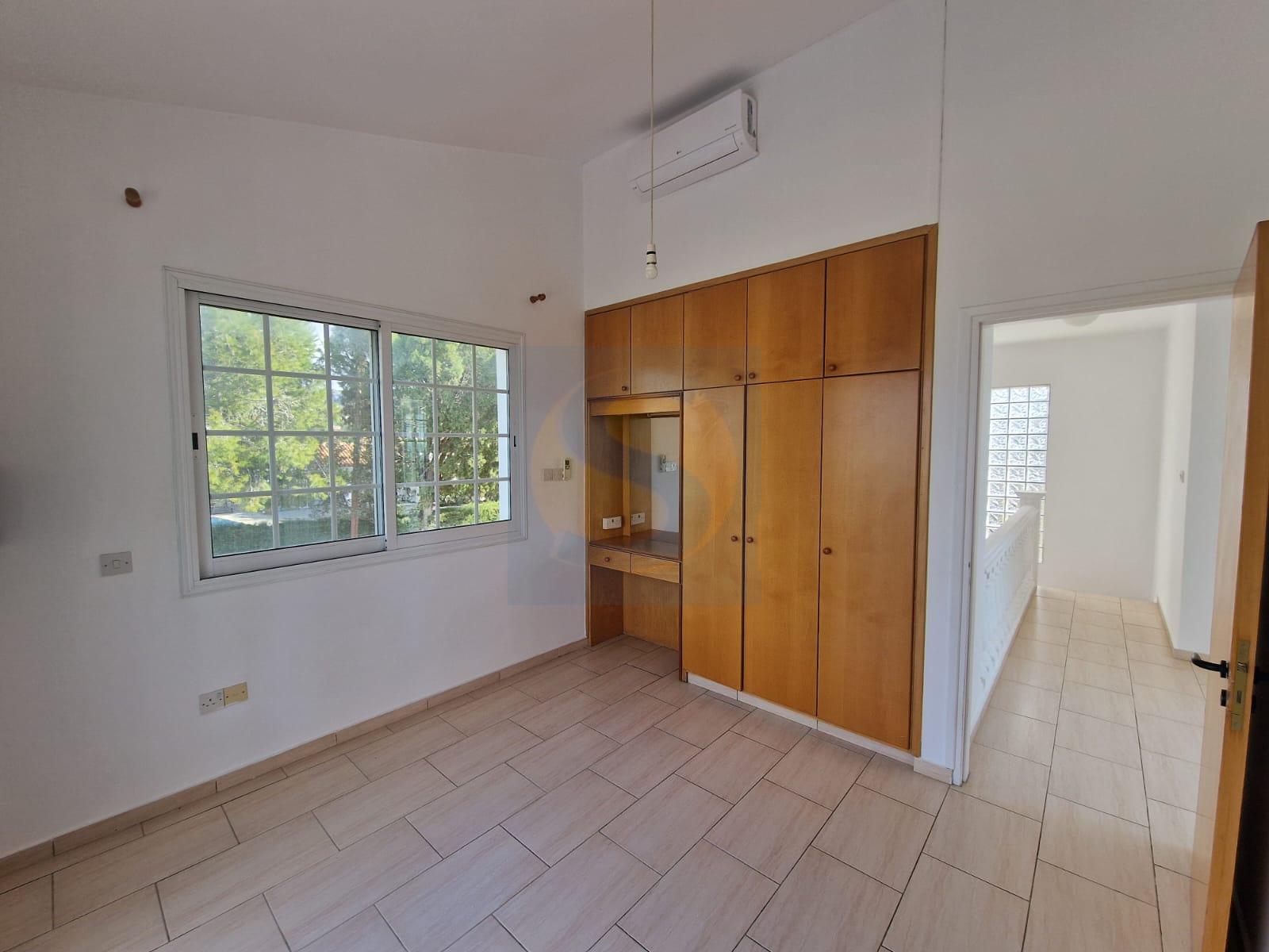 15 Three bedroom villa with swimming pool – Ref. SUN1540