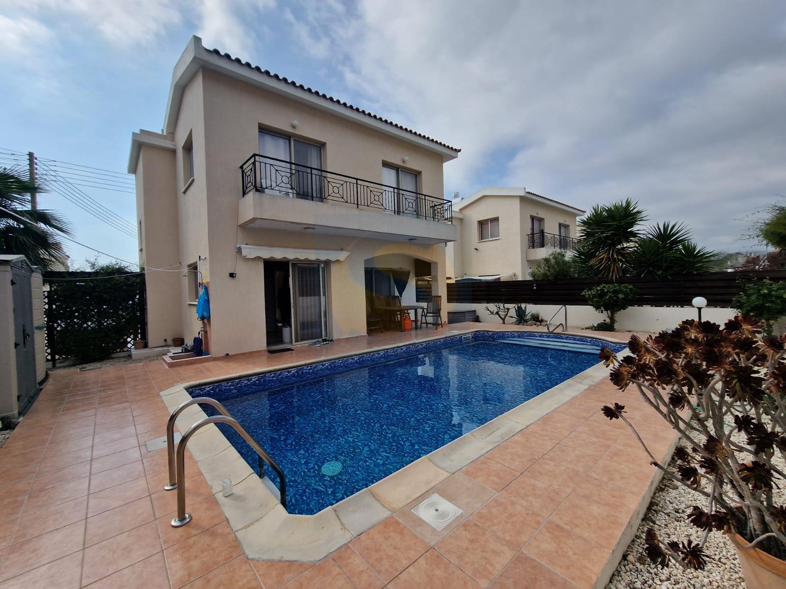 15 Three Bedroom Villa with swimming pool – Ref. SUN1543