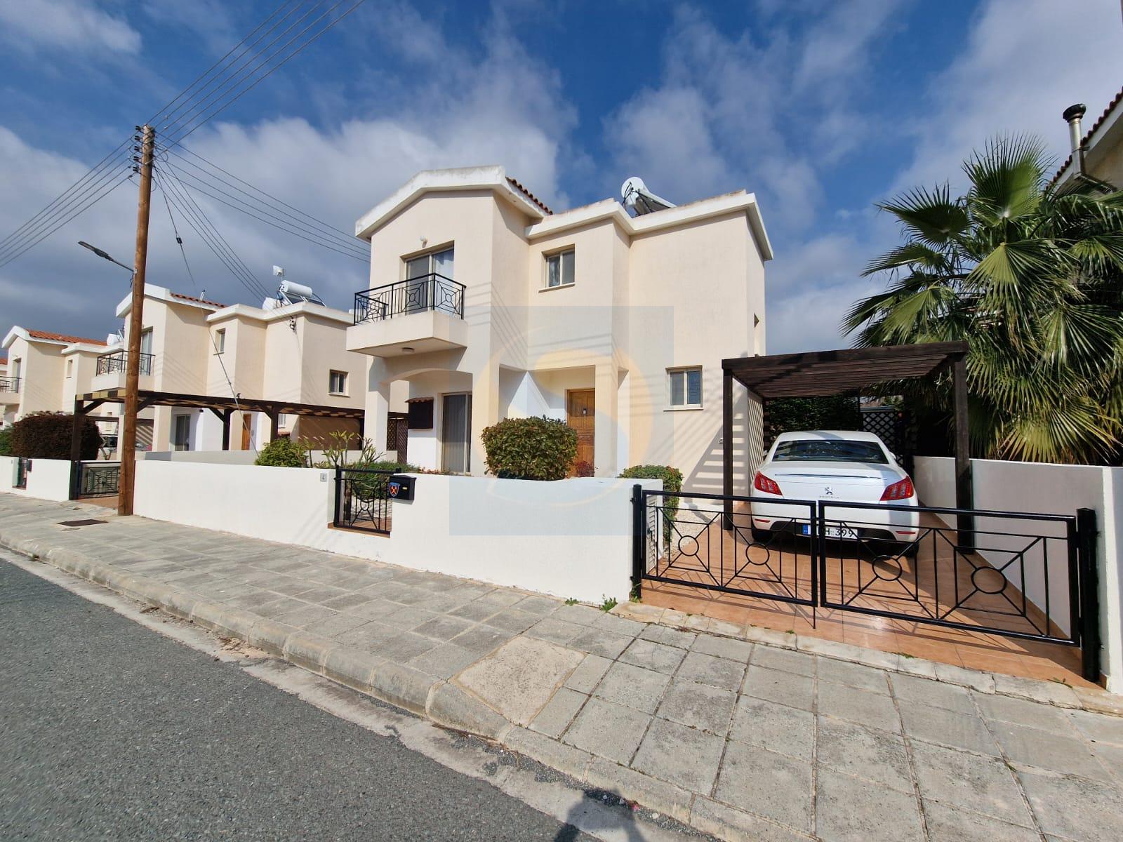 2 Three Bedroom Villa with swimming pool – Ref. SUN1543
