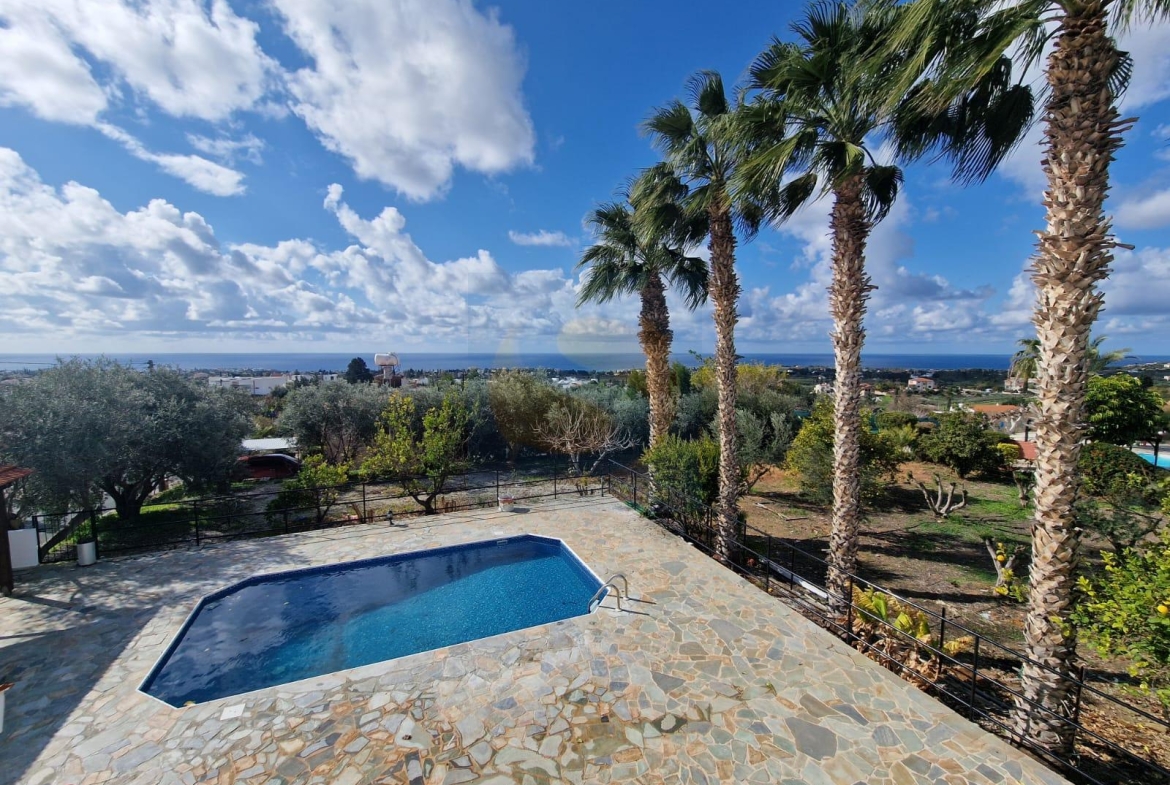 Three bedroom villa with swimming pool – Ref. SUN1540