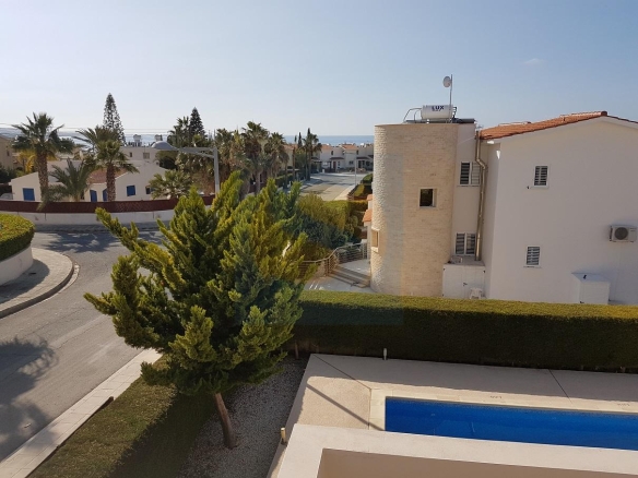Three Bedroom Villa – 3 Bathrooms Ref. SUN1025