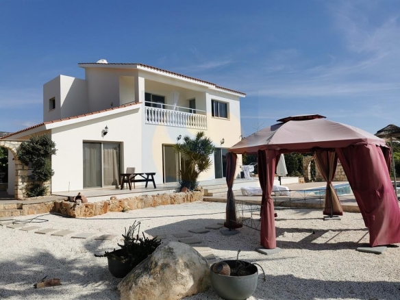 Four Bedroom Villa with Swimming Pool – Ref. SUN1405