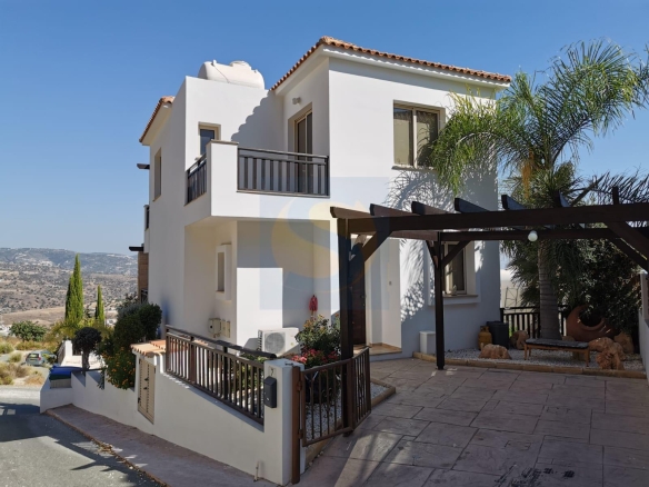 Three Bedroom Villa with Swimming Pool – Ref. SUN1449