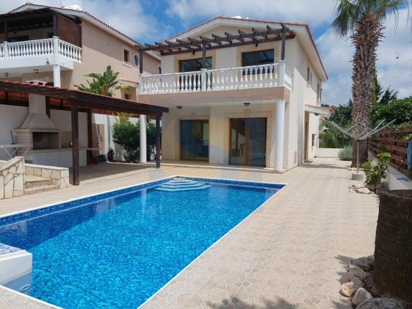 Five Bedroom Villa with Swimming Pool – Ref. SUN1463