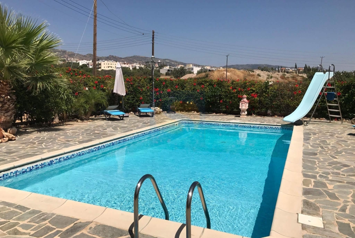Three Bedroom Villa with Swimming Pool – Ref. SUN1107