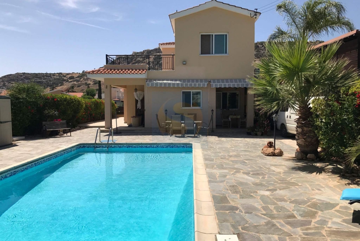 Three Bedroom Villa with Swimming Pool – Ref. SUN1107