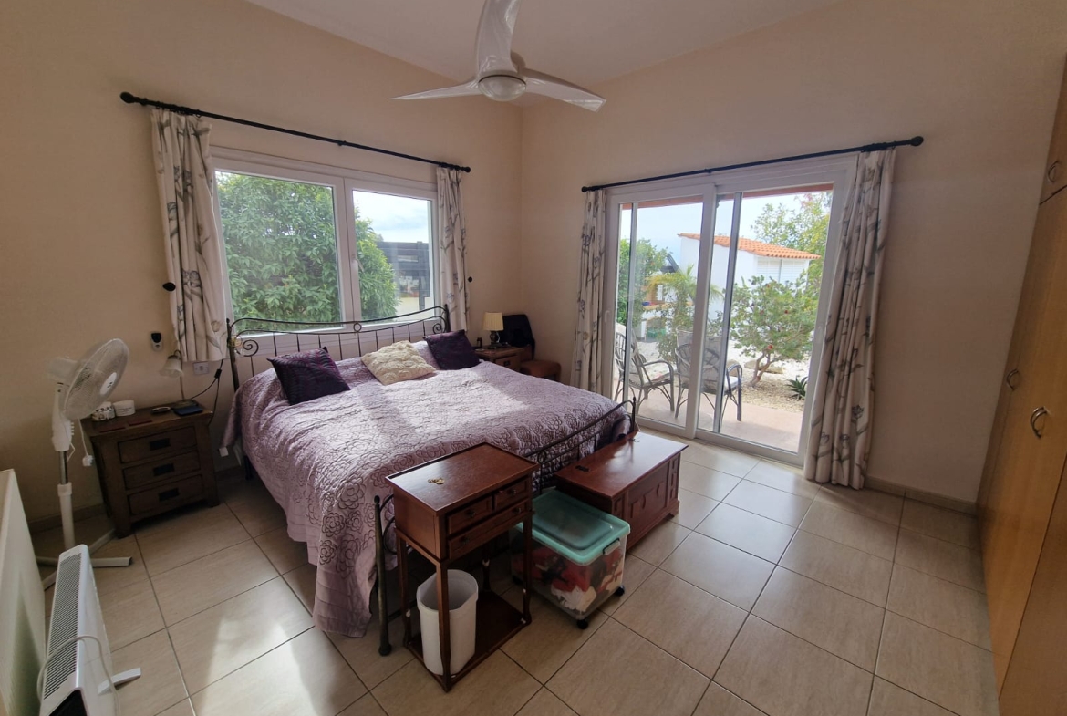 Four Bedroom Bungalow with Swimming Pool – Ref. SUN1576