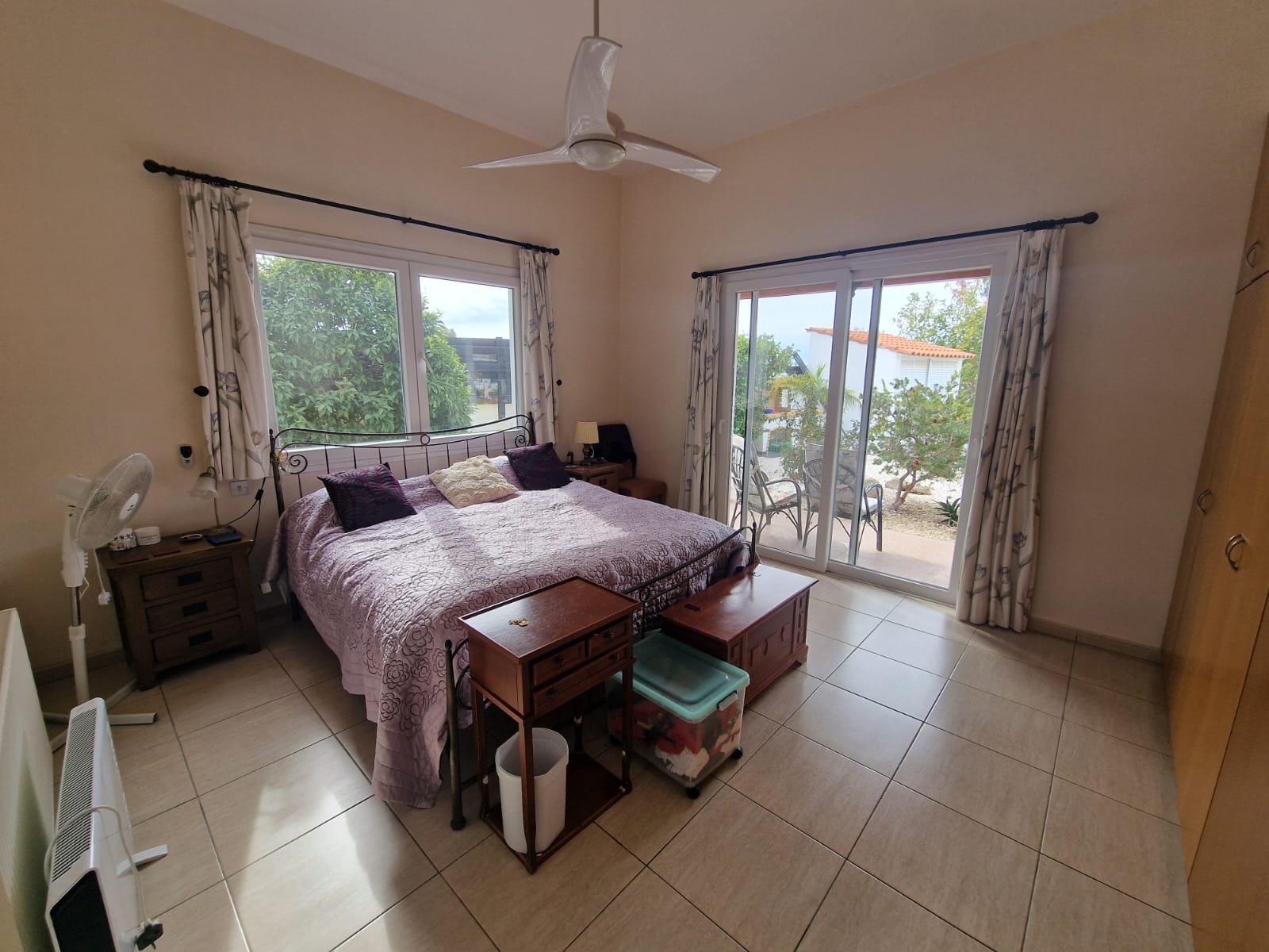 10 Four Bedroom Bungalow with Swimming Pool – Ref. SUN1576