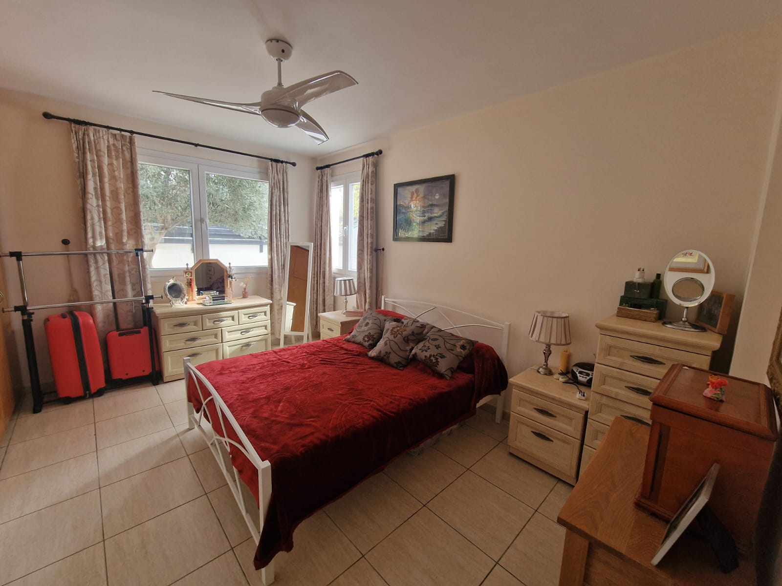 13 Four Bedroom Bungalow with Swimming Pool – Ref. SUN1576