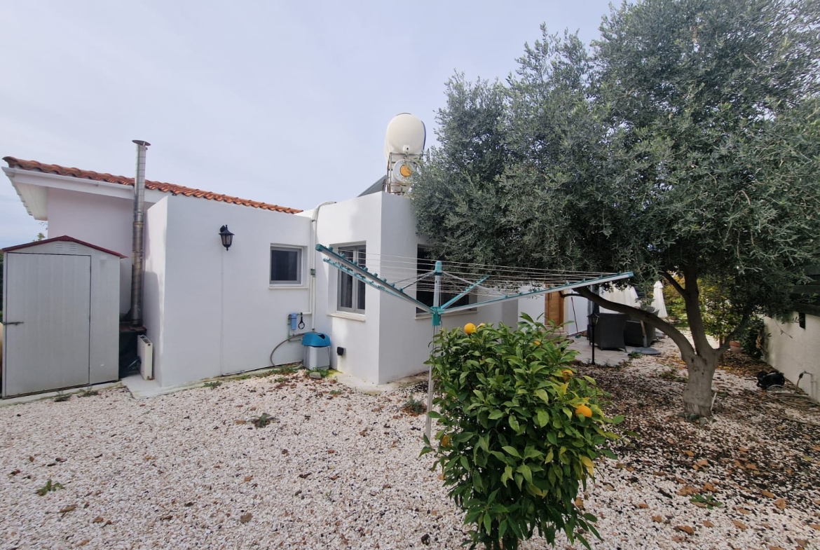 Four Bedroom Bungalow with Swimming Pool – Ref. SUN1576