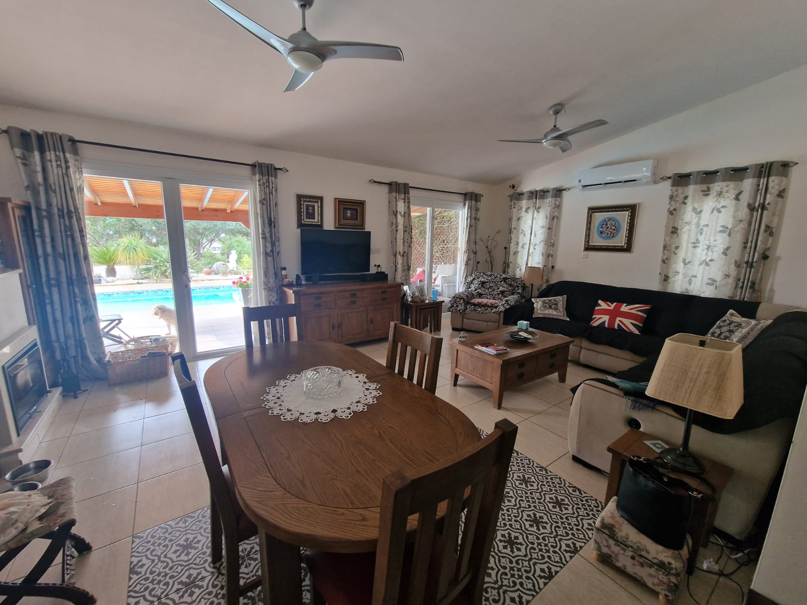 20 Four Bedroom Bungalow with Swimming Pool – Ref. SUN1576