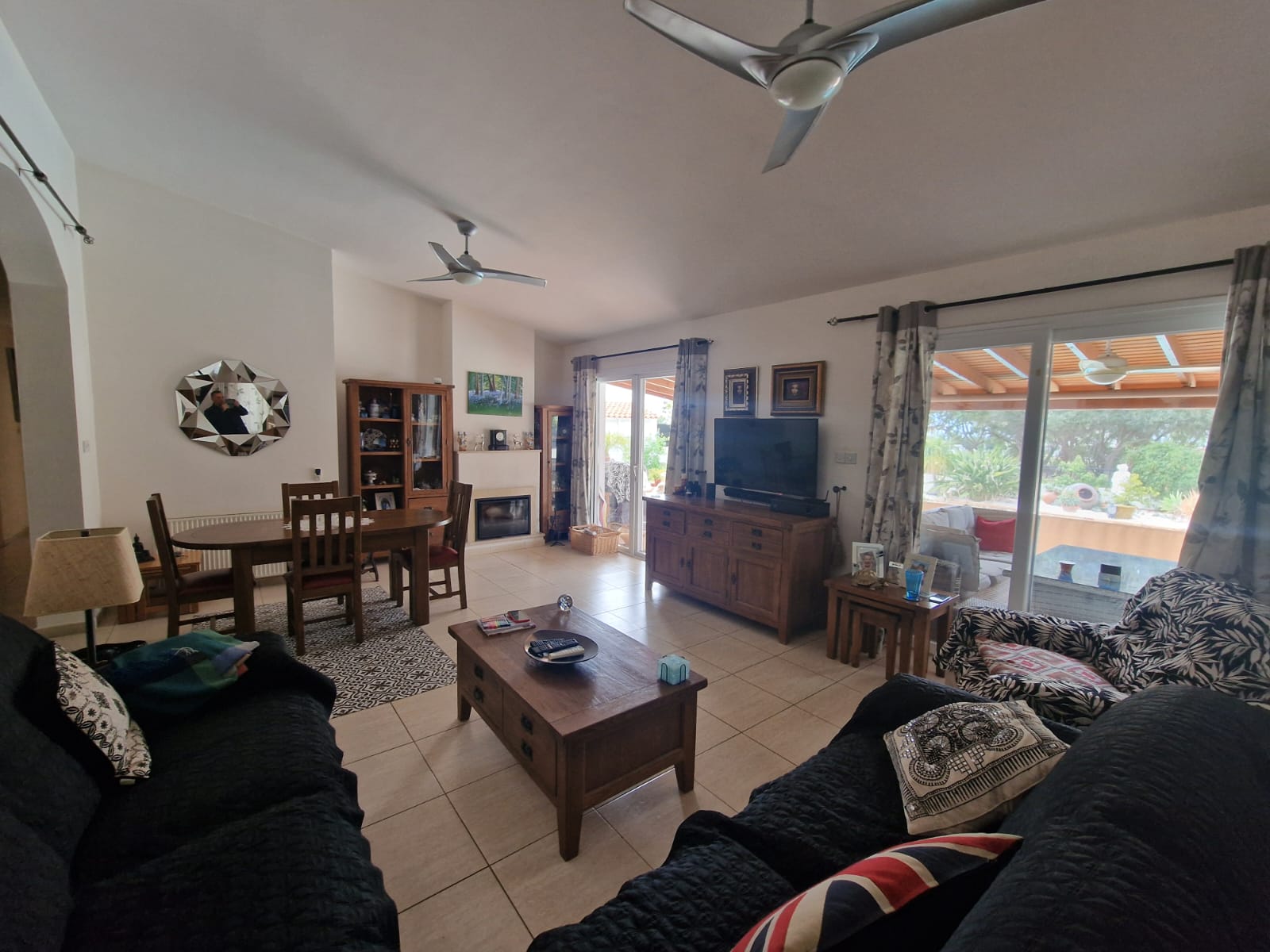 21 Four Bedroom Bungalow with Swimming Pool – Ref. SUN1576