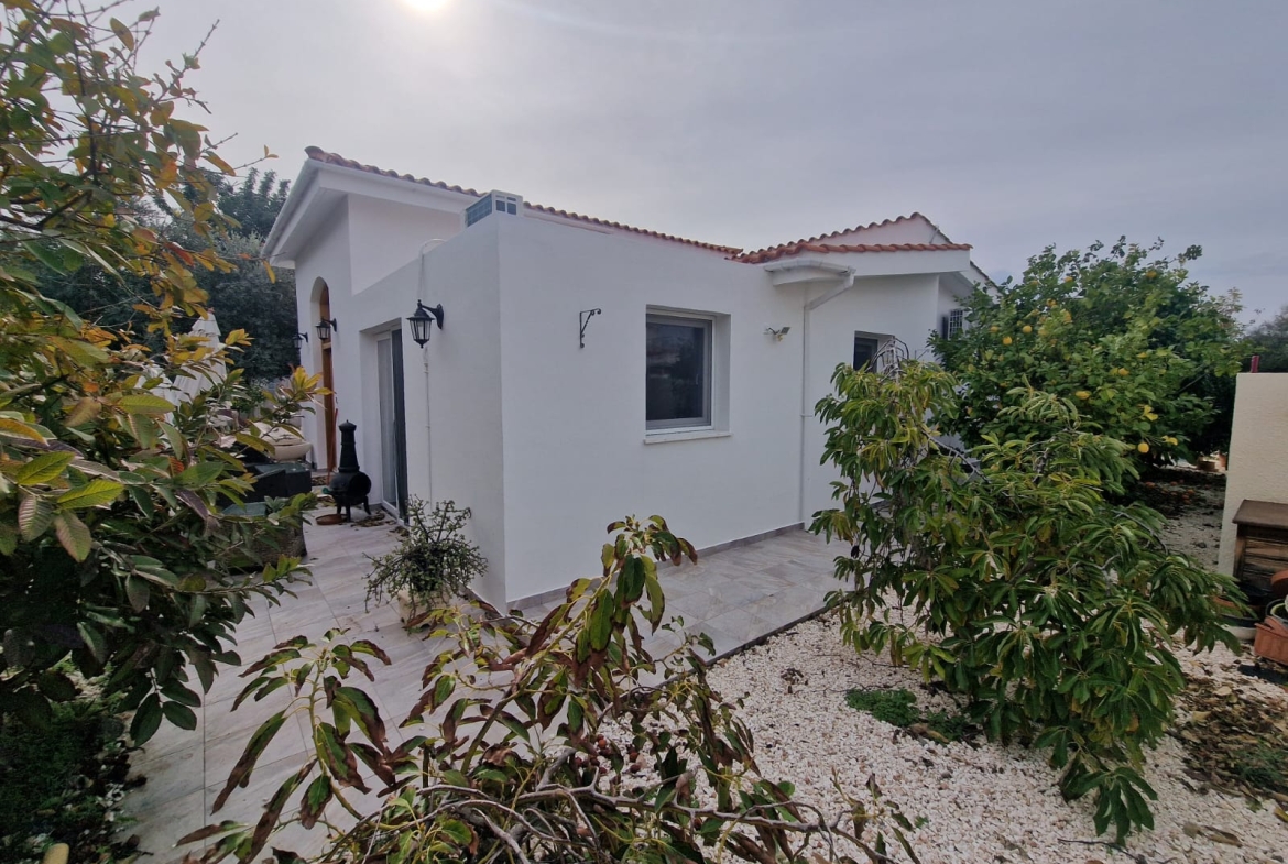 Four Bedroom Bungalow with Swimming Pool – Ref. SUN1576
