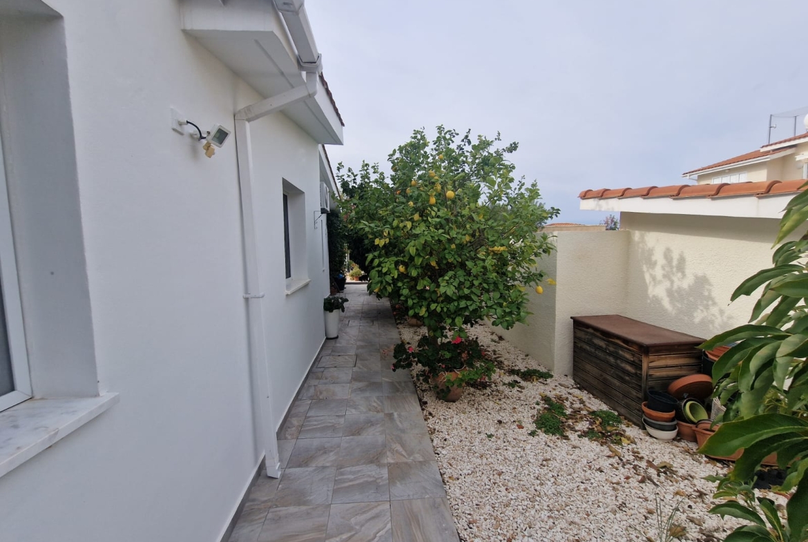 Four Bedroom Bungalow with Swimming Pool – Ref. SUN1576