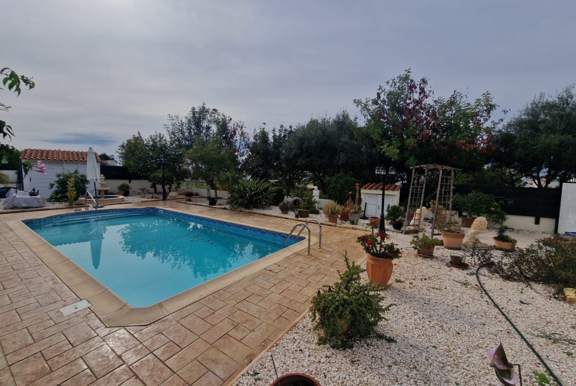Four Bedroom Bungalow with Swimming Pool – Ref. SUN1576