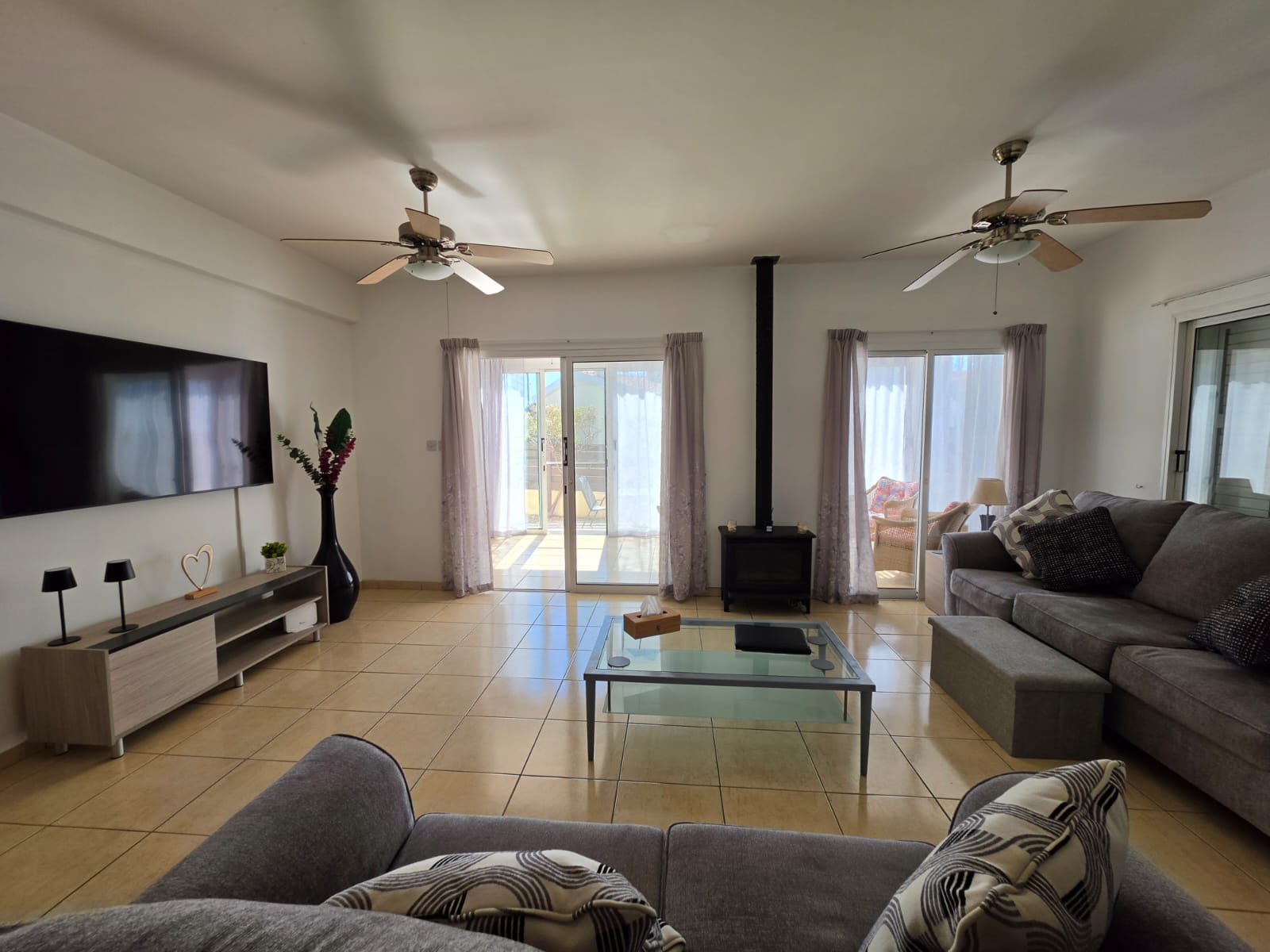 Three Bedroom Villa with Swimming Pool – Ref. SUN1581