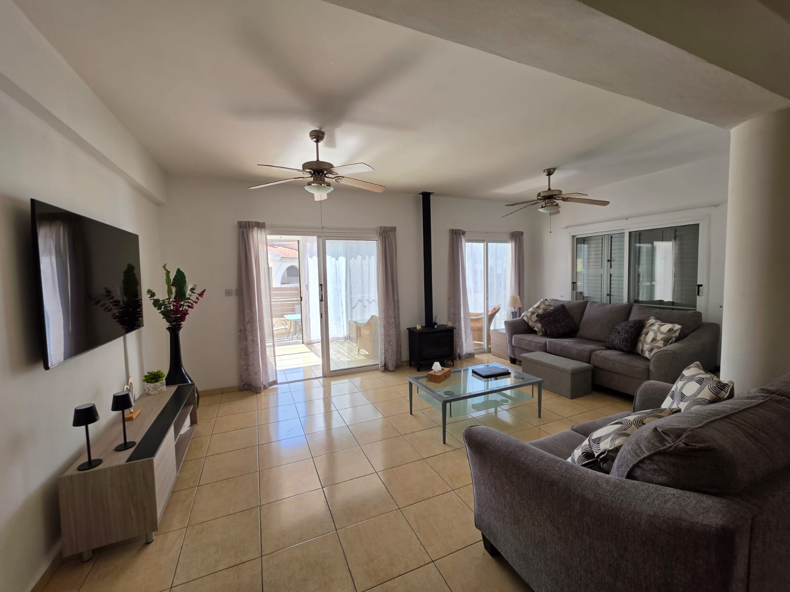Three Bedroom Villa with Swimming Pool – Ref. SUN1581