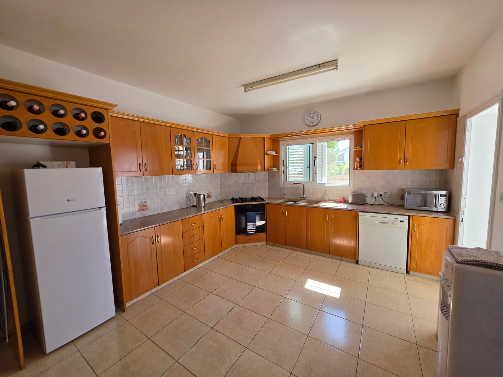 Three Bedroom Villa with Swimming Pool – Ref. SUN1581