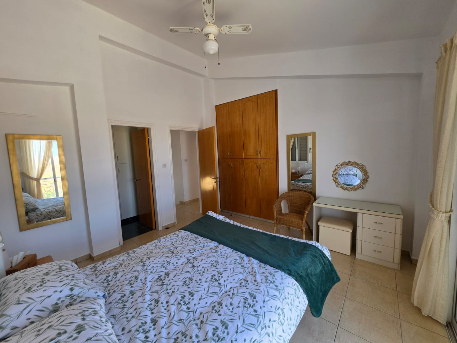Three Bedroom Villa with Swimming Pool – Ref. SUN1581