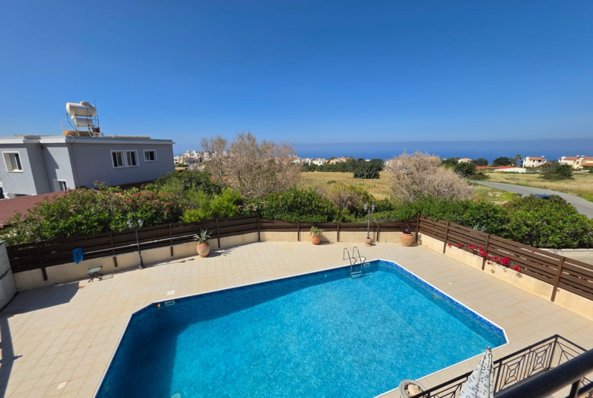 Three Bedroom Villa with Swimming Pool – Ref. SUN1581