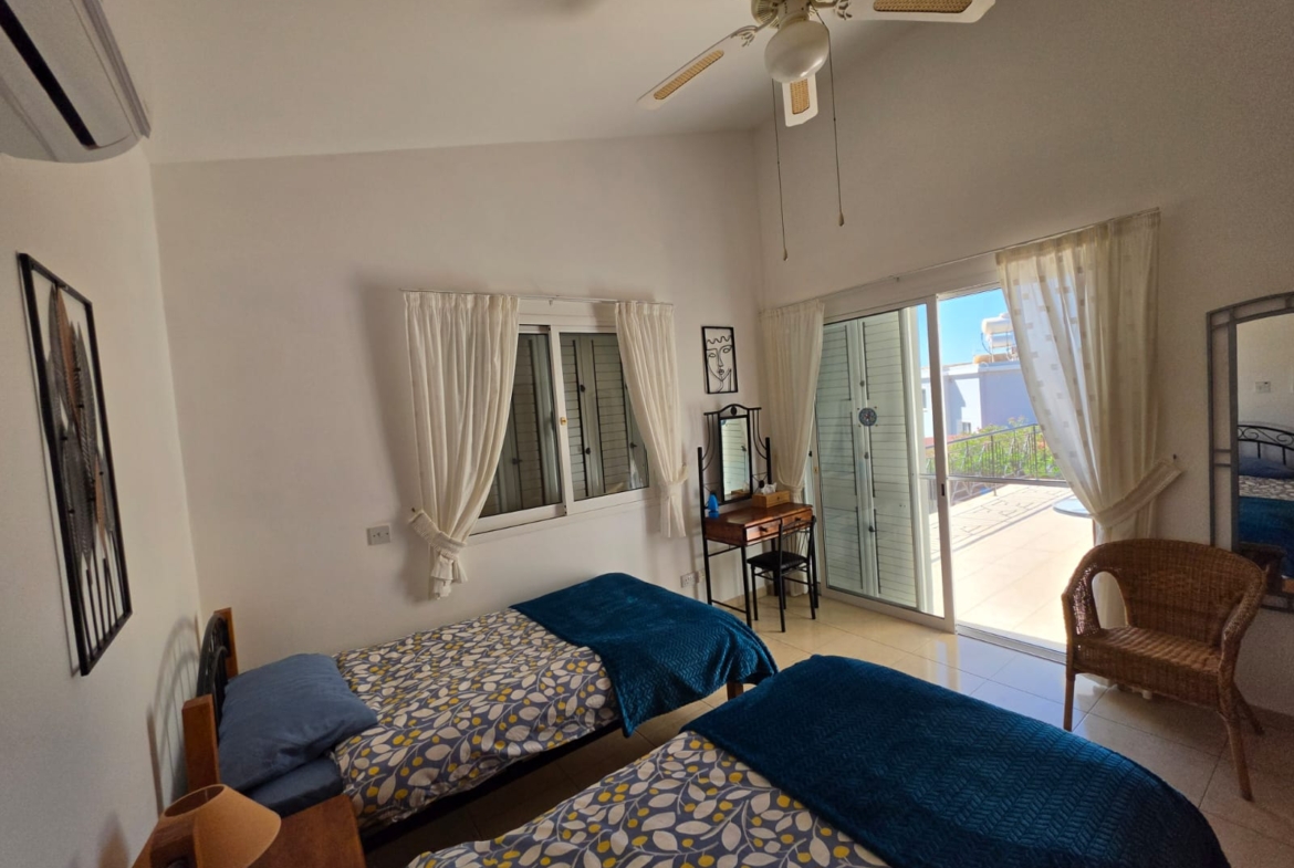 Three Bedroom Villa with Swimming Pool – Ref. SUN1581