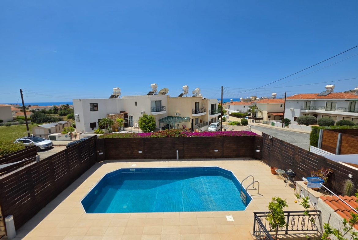 Four Bedroom Villa with Swimming Pool – Ref. SUN1583