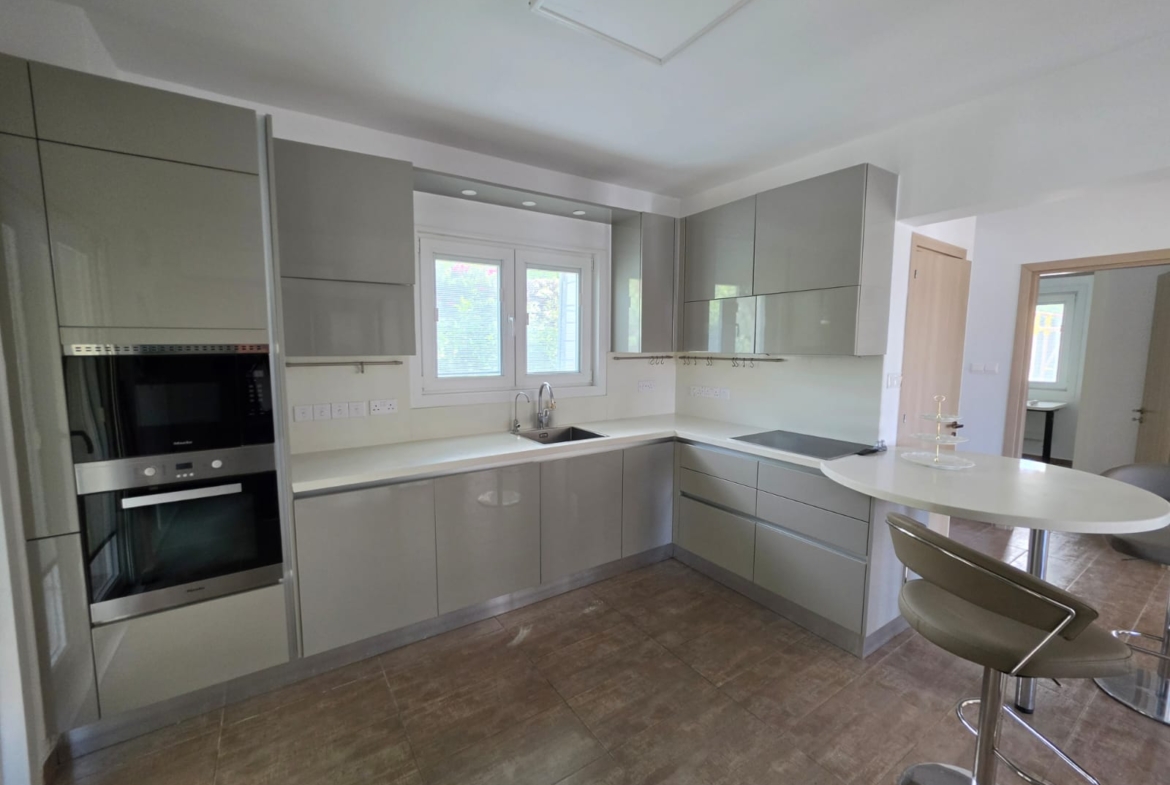 Four Bedroom Villa with Swimming Pool – Ref. SUN1583