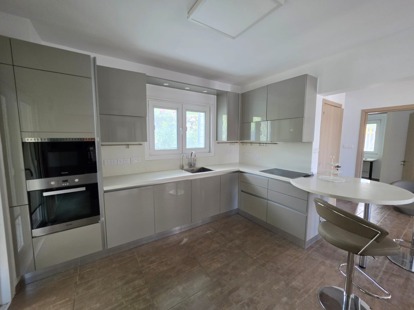 11 Four Bedroom Villa with Swimming Pool – Ref. SUN1583
