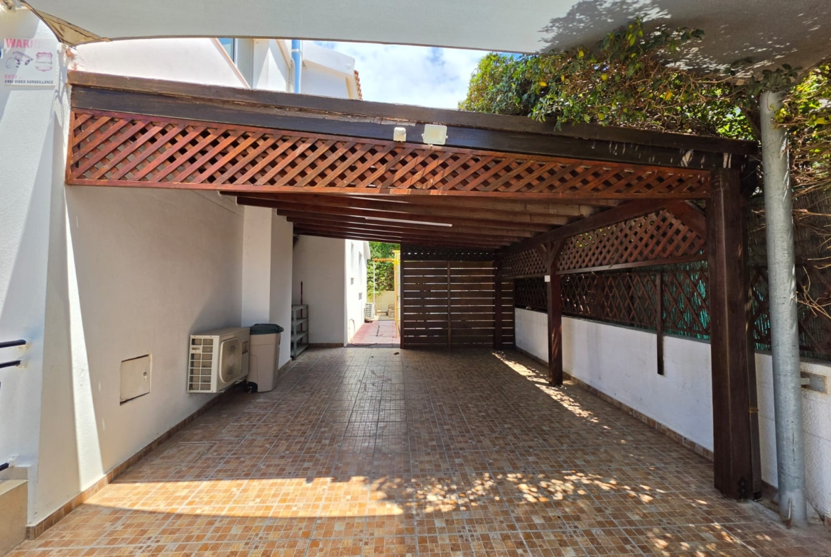 Four Bedroom Villa with Swimming Pool – Ref. SUN1583