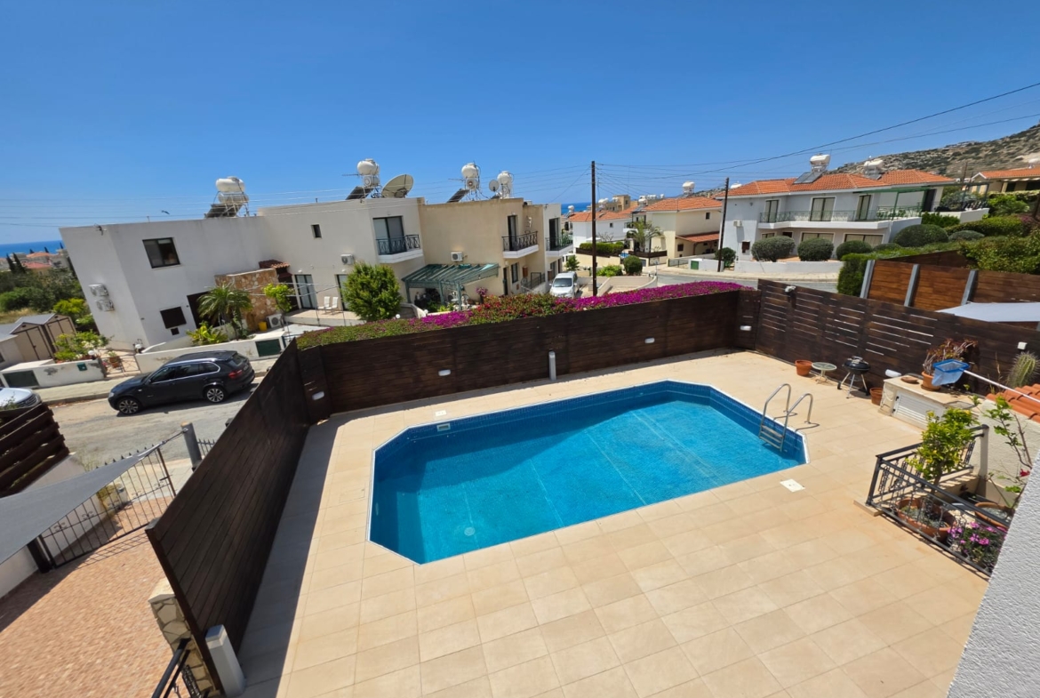 Four Bedroom Villa with Swimming Pool – Ref. SUN1583
