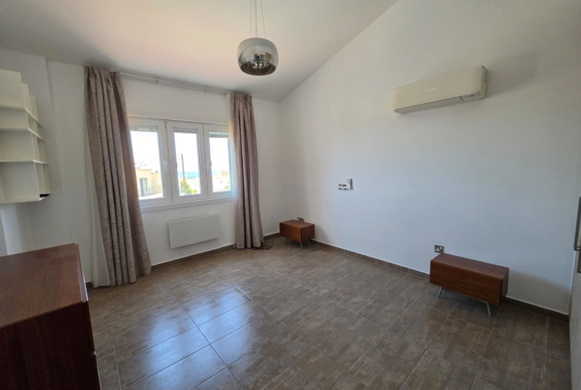 Four Bedroom Villa with Swimming Pool – Ref. SUN1583