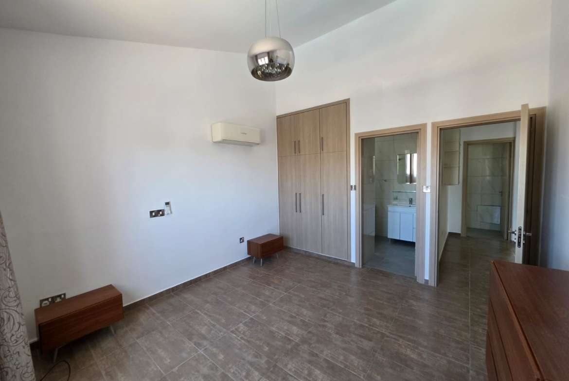 Four Bedroom Villa with Swimming Pool – Ref. SUN1583