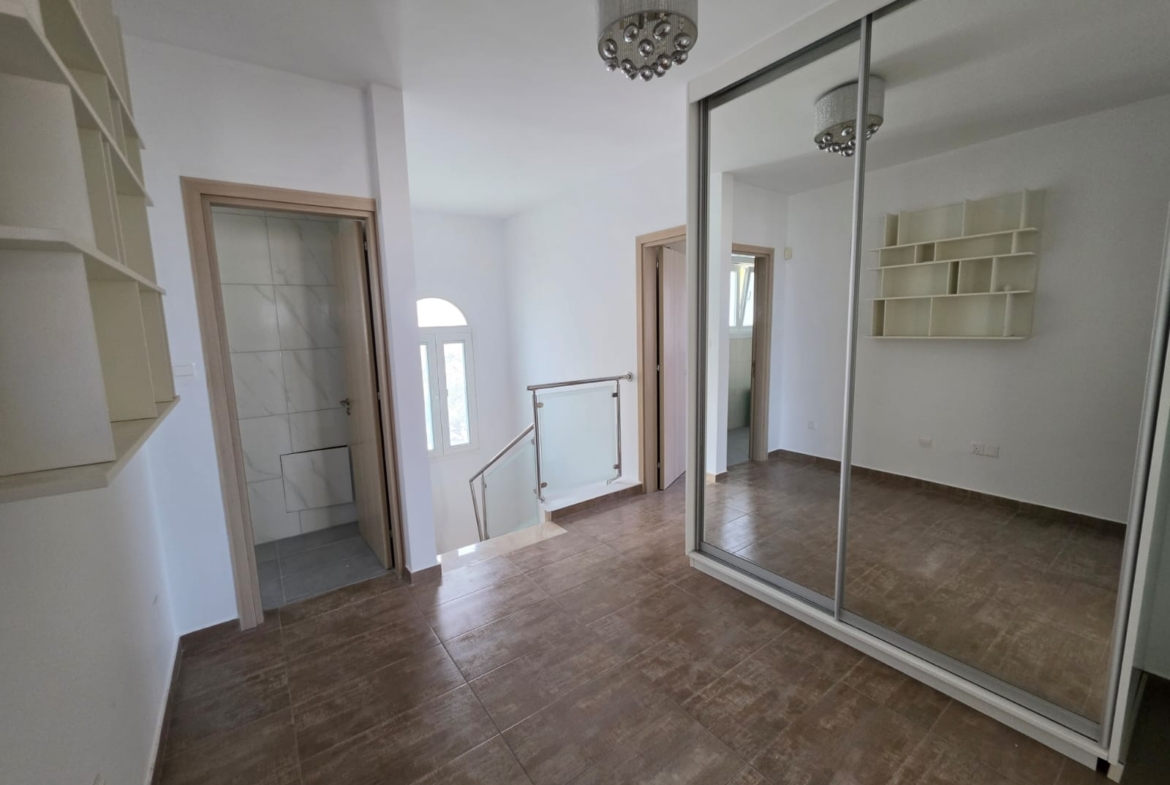 Four Bedroom Villa with Swimming Pool – Ref. SUN1583