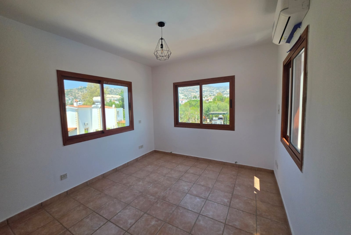 Three Bedroom Villa with Swimming Pool – Ref. SUN1588