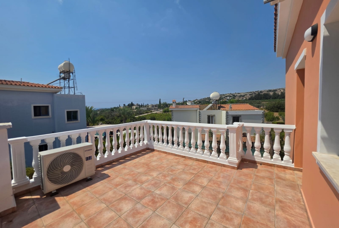 Three Bedroom Villa with Swimming Pool – Ref. SUN1588