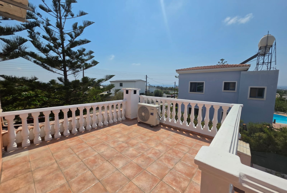Three Bedroom Villa with Swimming Pool – Ref. SUN1588