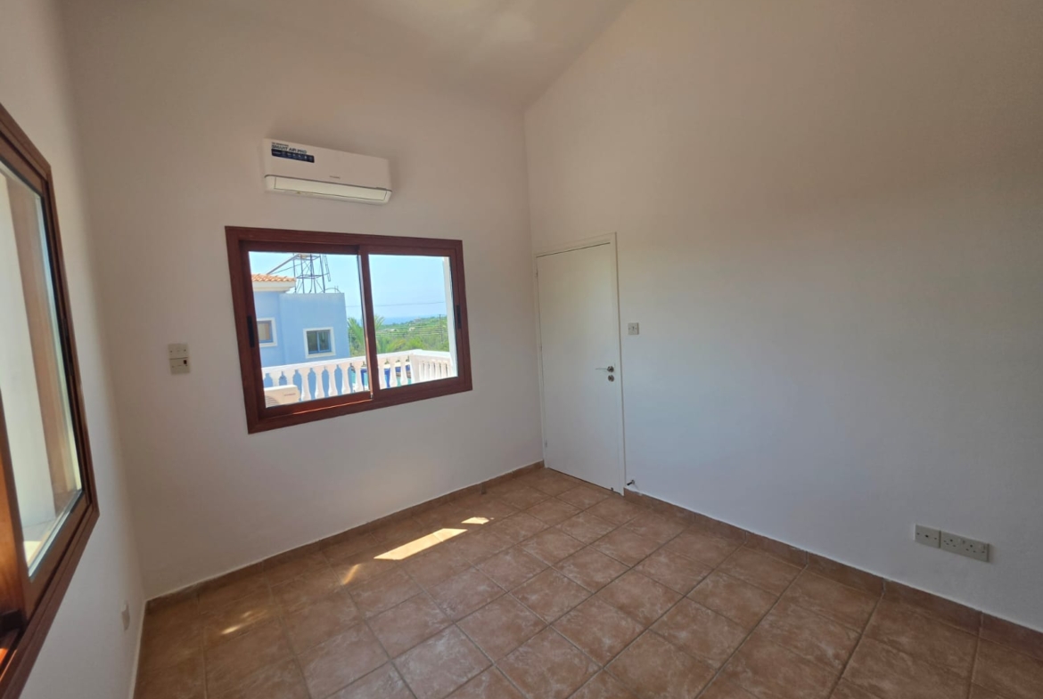 Three Bedroom Villa with Swimming Pool – Ref. SUN1588