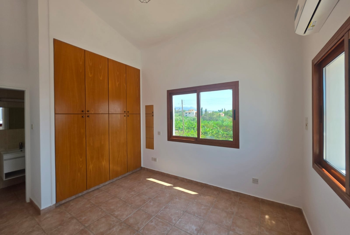Three Bedroom Villa with Swimming Pool – Ref. SUN1588