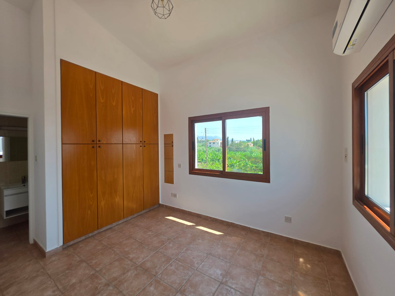 16 Three Bedroom Villa with Swimming Pool – Ref. SUN1588