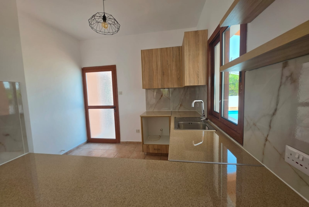 Three Bedroom Villa with Swimming Pool – Ref. SUN1588