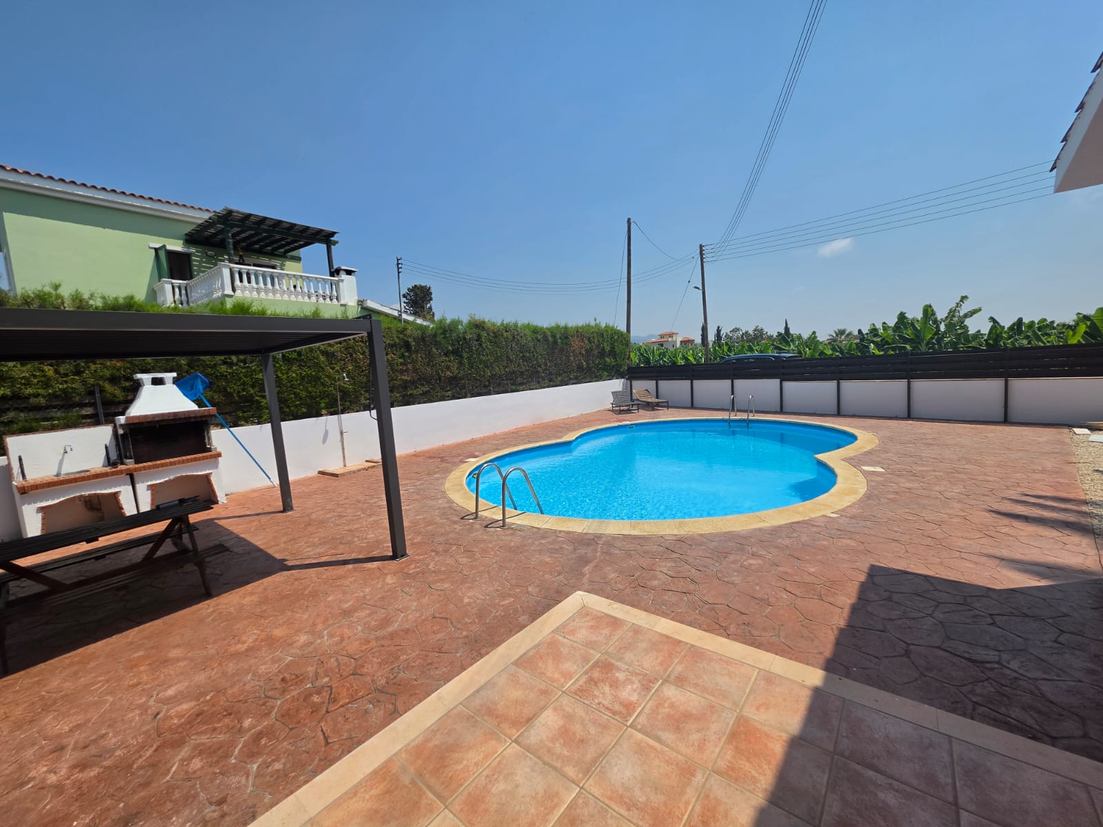 24 Three Bedroom Villa with Swimming Pool – Ref. SUN1588