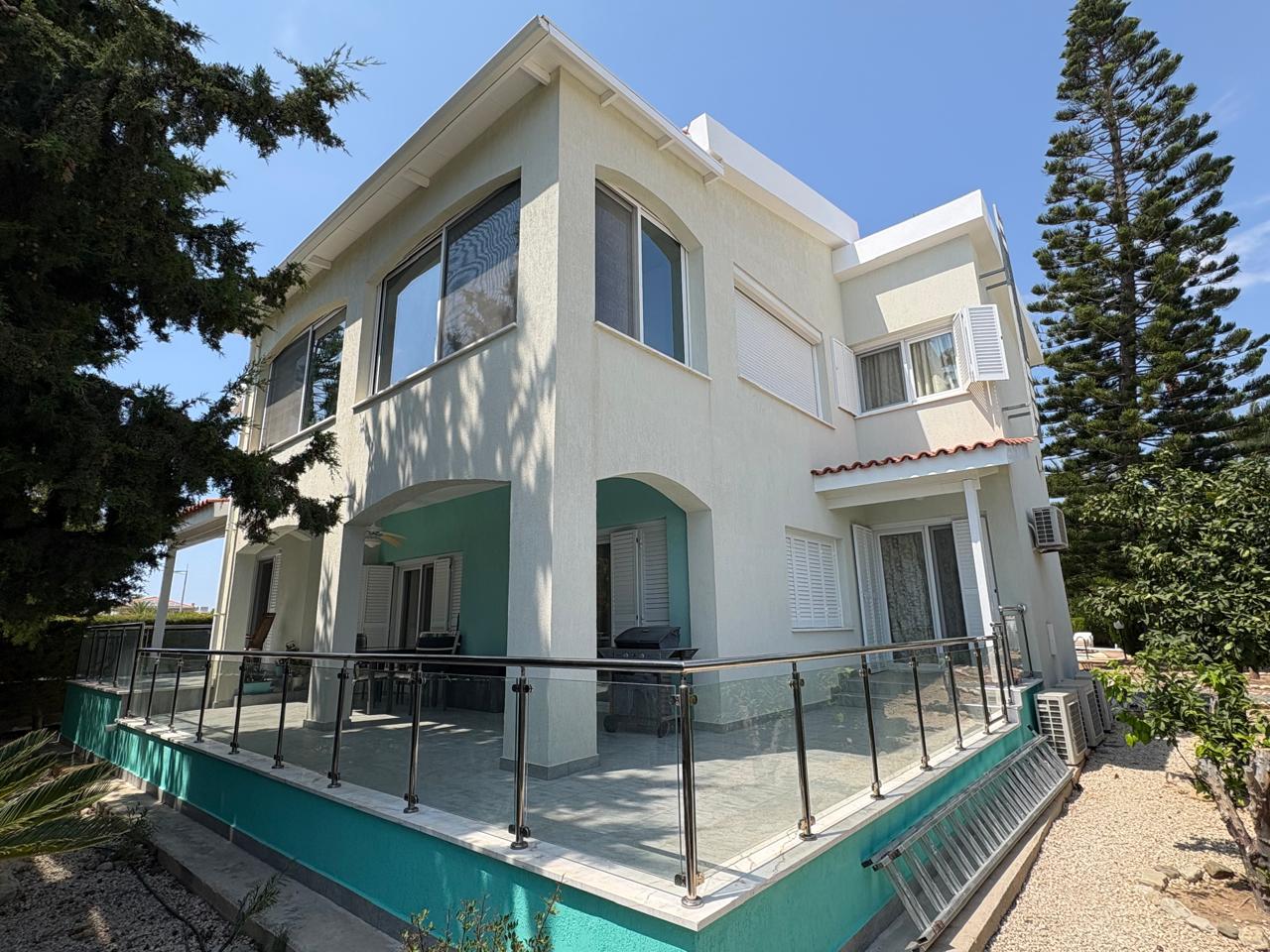 4 Four Bedroom Villa with Swimming Pool – Ref. SUN1587