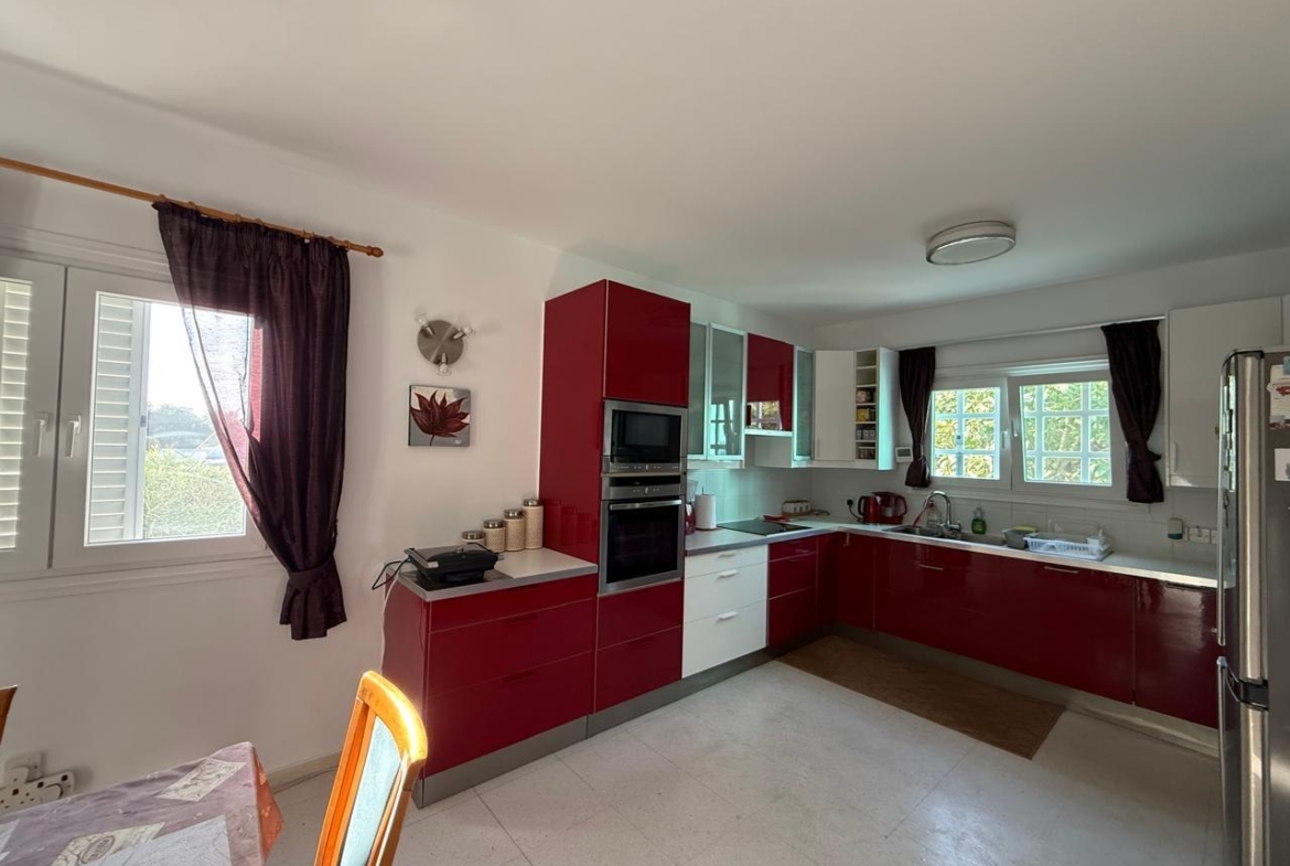 Four Bedroom Villa with Swimming Pool – Ref. SUN1587