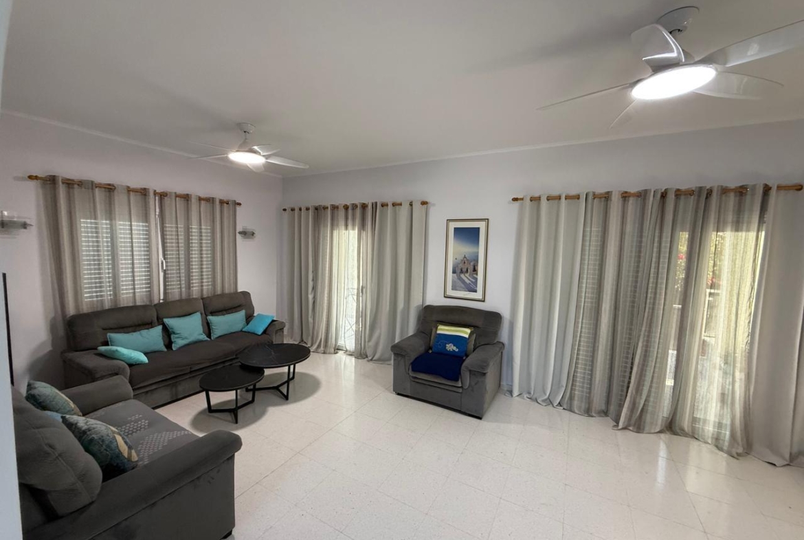 Four Bedroom Villa with Swimming Pool – Ref. SUN1587